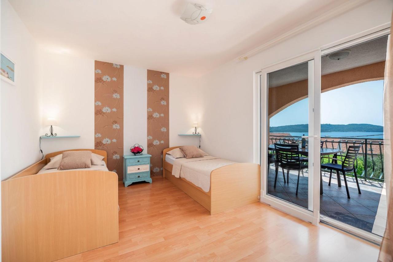 Apartments Ivanka Okrug Gornji Exterior photo
