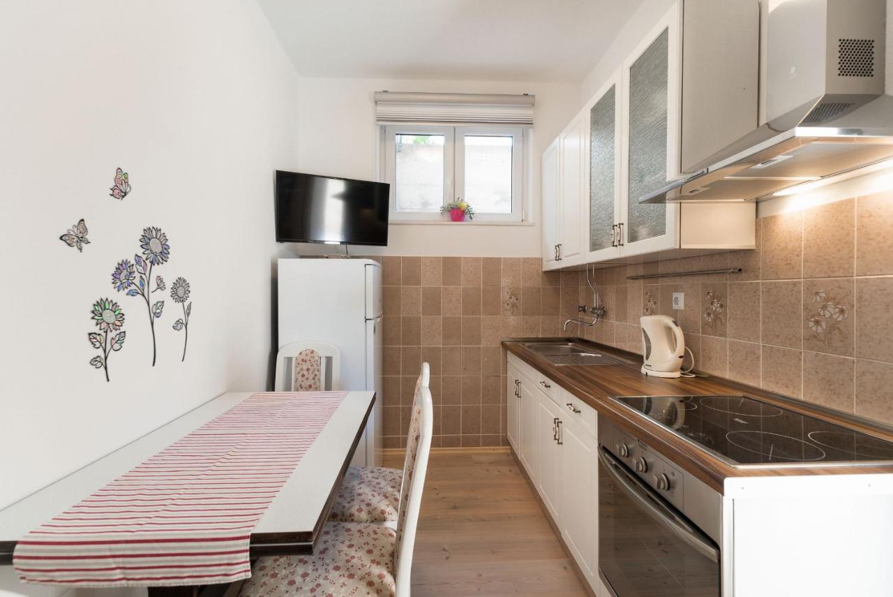 Apartments Ivanka Okrug Gornji Exterior photo